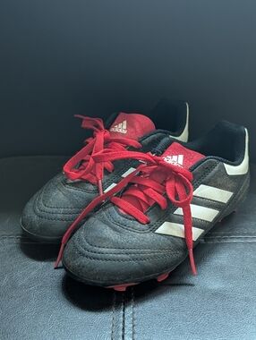 Adidas Boys Size 13 Classic 3 Stripe Black Red Spring Summer Soccer Cleats